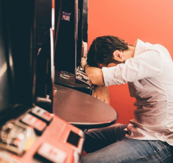 Игромания в Аксае